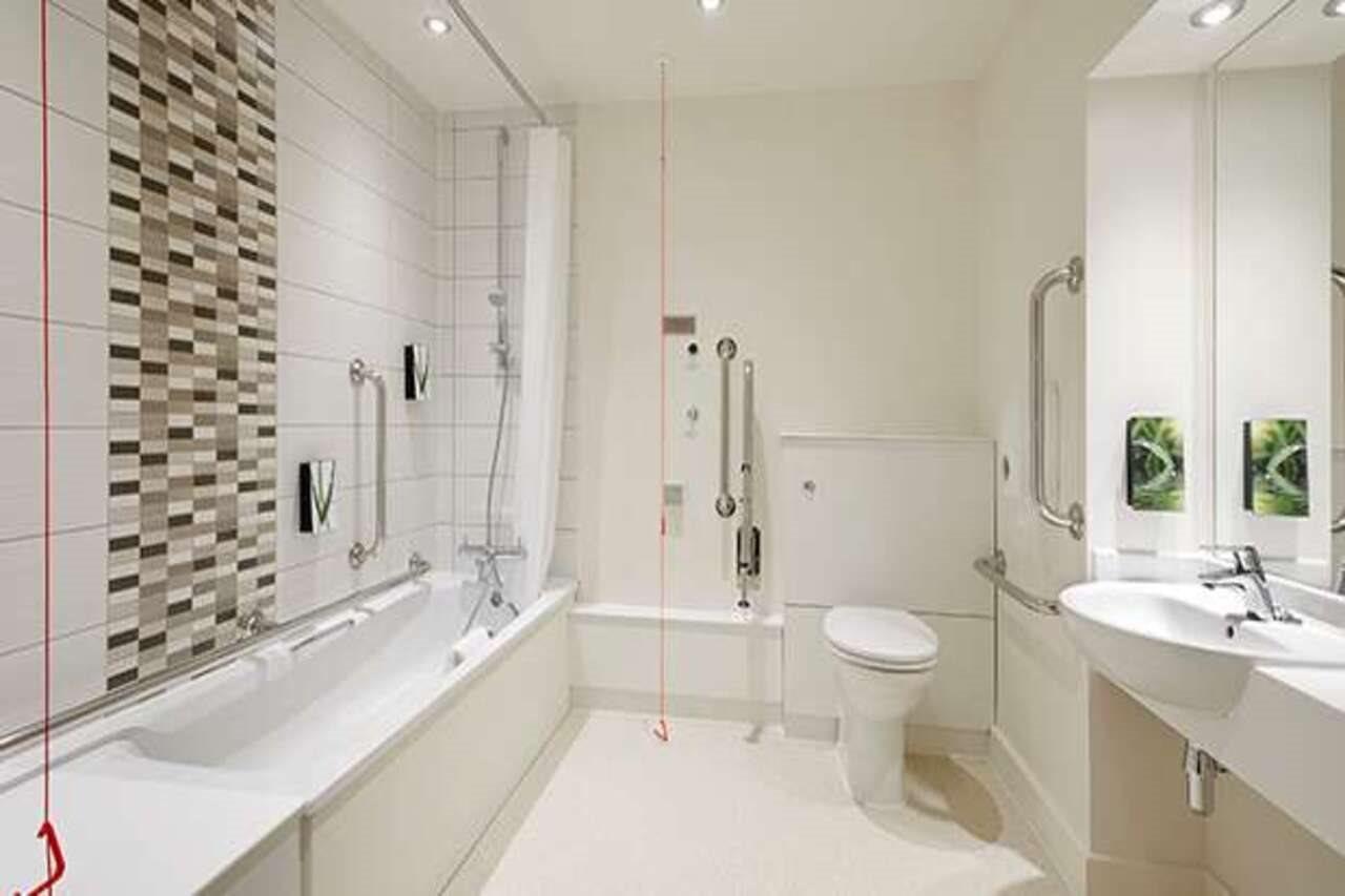 Premier Inn Woking Town Centre Esterno foto