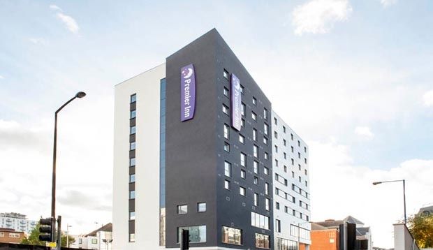 Premier Inn Woking Town Centre Esterno foto